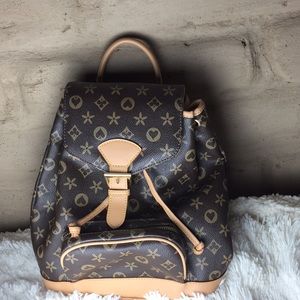 Cute louis vuitton LOOK ALIKE backpack